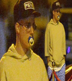 Justin Bieber : Singer pictured sucking on pacifier in public