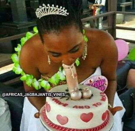 Photo: What nasty thing is this bride doing?
